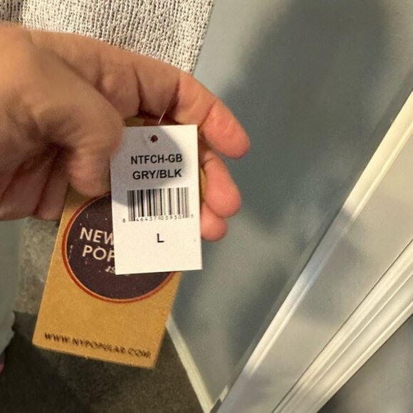 New York Pop Art Gray Chicago Sweater - Picture 5 of 7